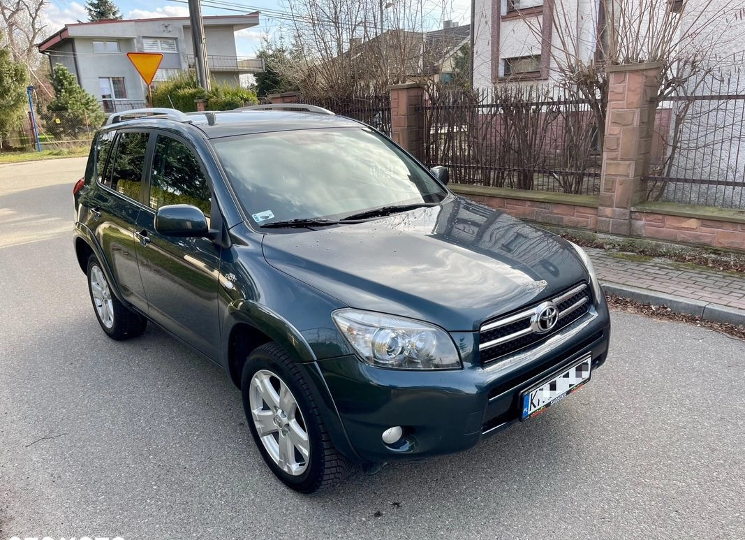 Toyota RAV4 cena 25500 przebieg: 226000, rok produkcji 2007 z Wiązów małe 154